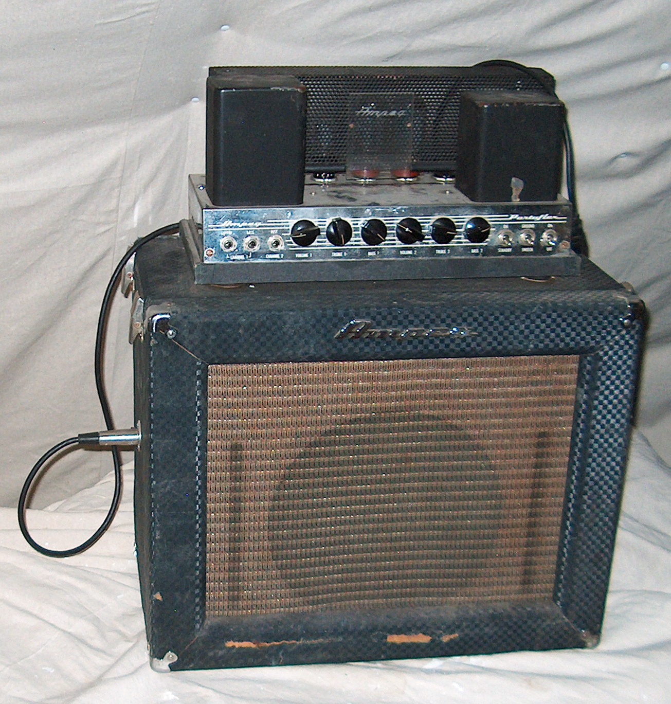 Ampeg B12N